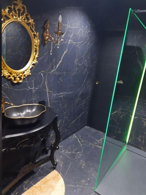 Nuit Romantique - Jacuzzi - Beziers - Romance Royale Exterior foto