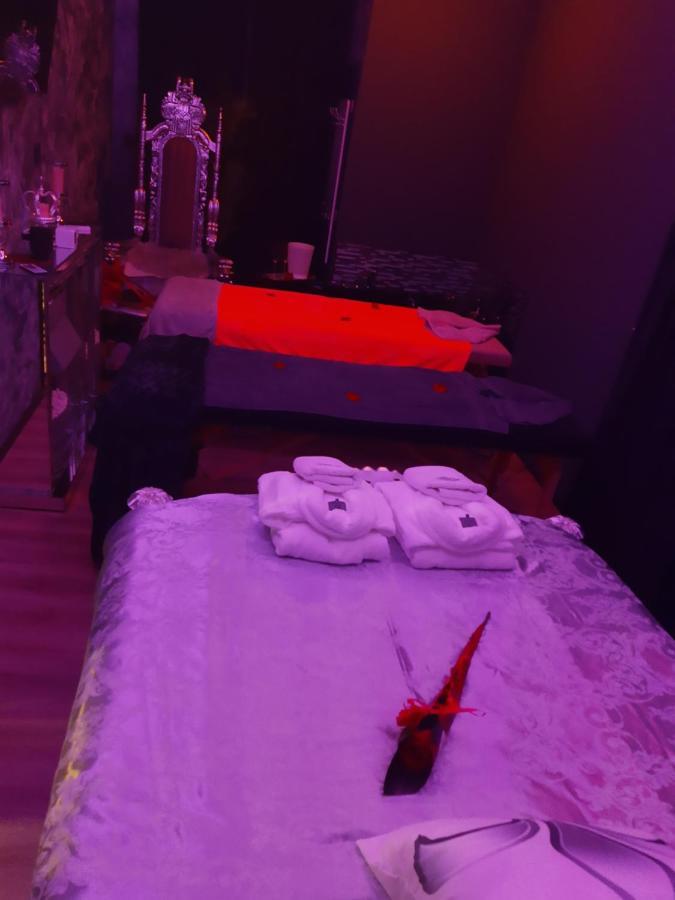 Nuit Romantique - Jacuzzi - Beziers - Romance Royale Exterior foto