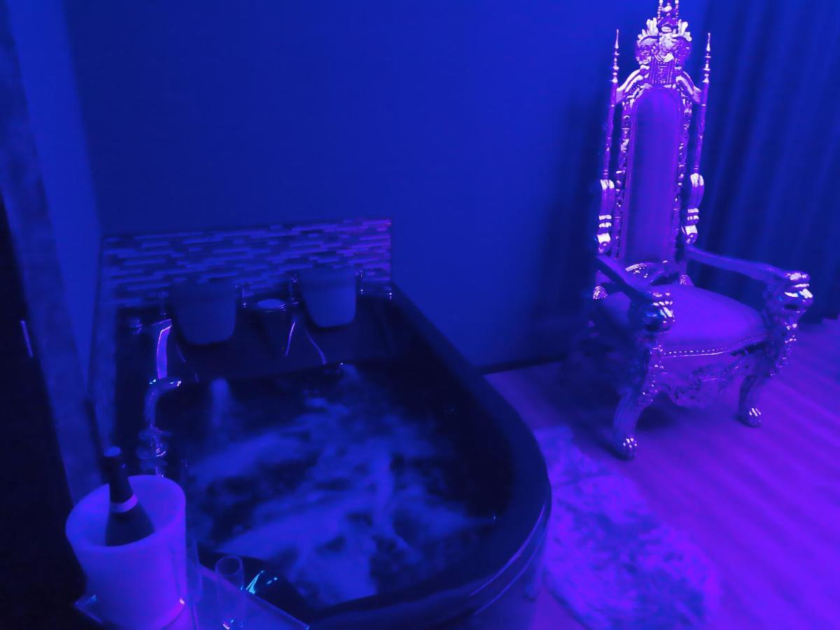 Nuit Romantique - Jacuzzi - Beziers - Romance Royale Exterior foto