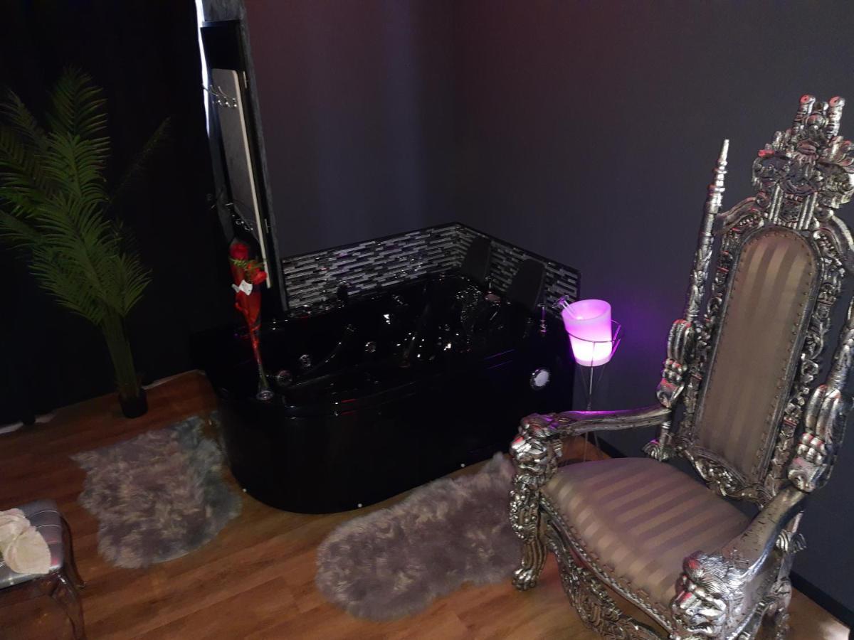 Nuit Romantique - Jacuzzi - Beziers - Romance Royale Exterior foto