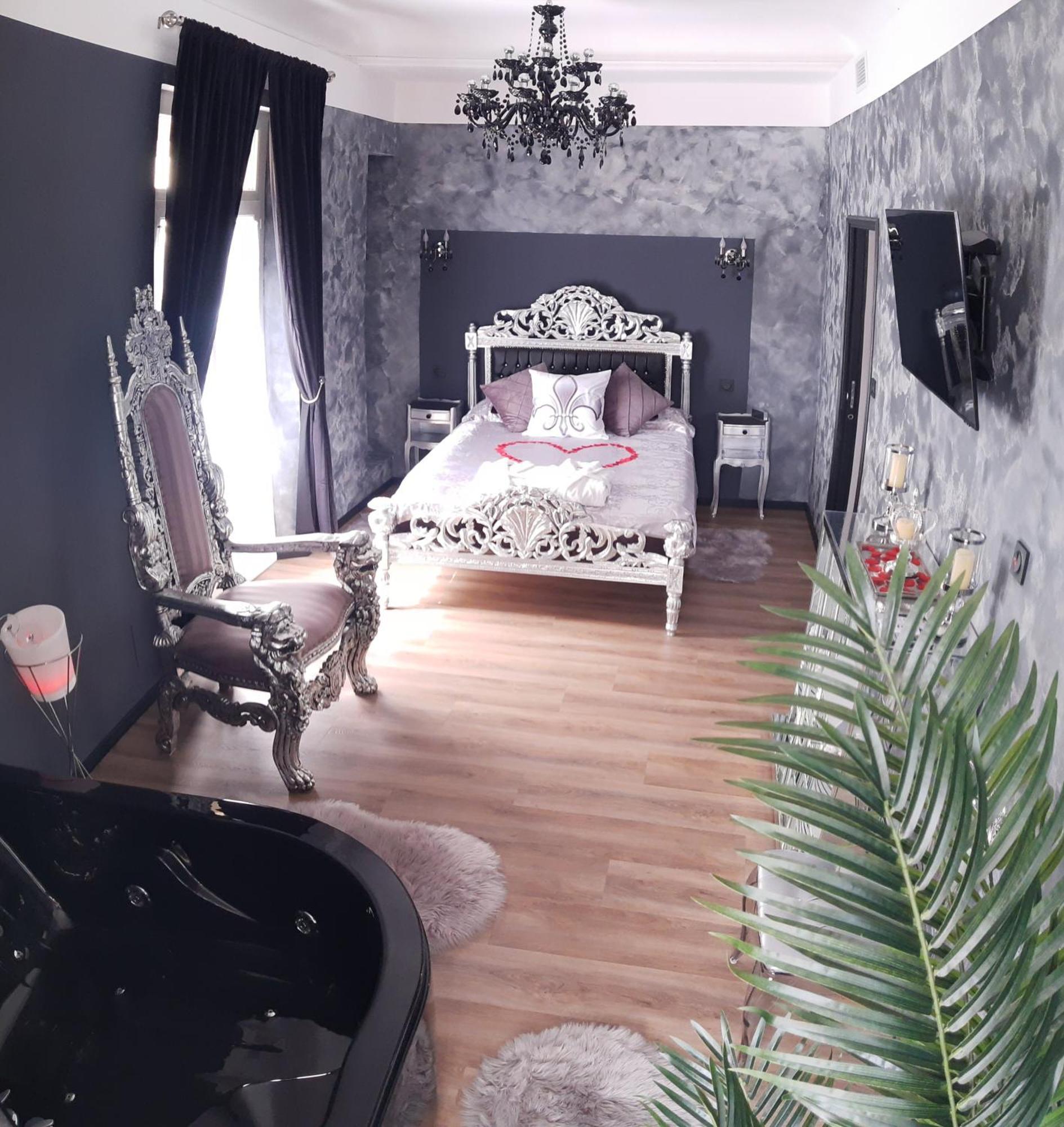 Nuit Romantique - Jacuzzi - Beziers - Romance Royale Exterior foto